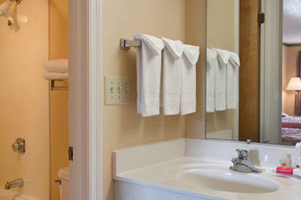 レッド ルーフ イン & スイーツ クリーブランド テネシー 写真