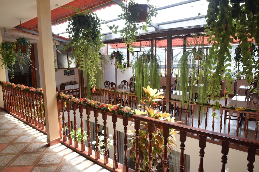 ホテル カーサ モンテロ 写真