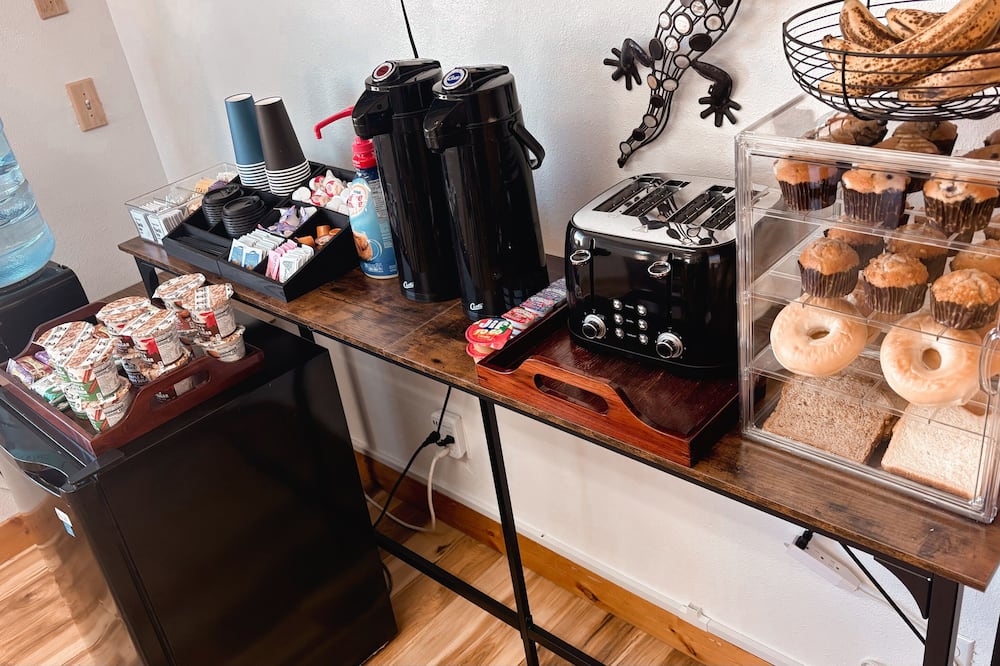 ウィスパリング サンズ モーテル 写真