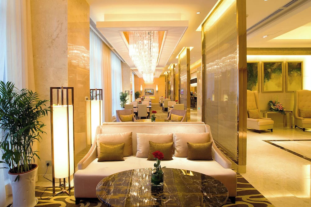 クラウン プラザ イーチャン バイ IHG 写真