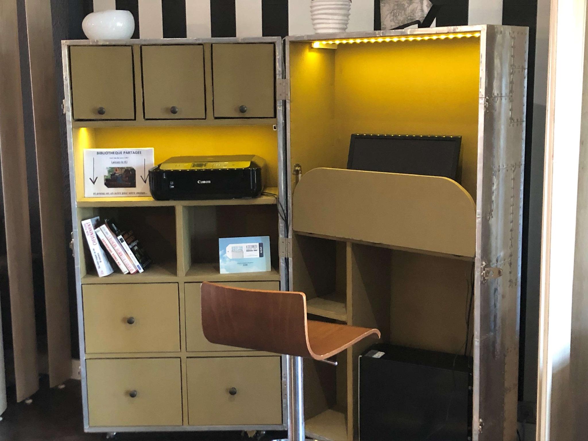 キリヤード オルリー エアロポルト アティス モンス 写真