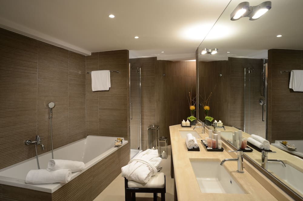 コロナ パレス ホテル 写真