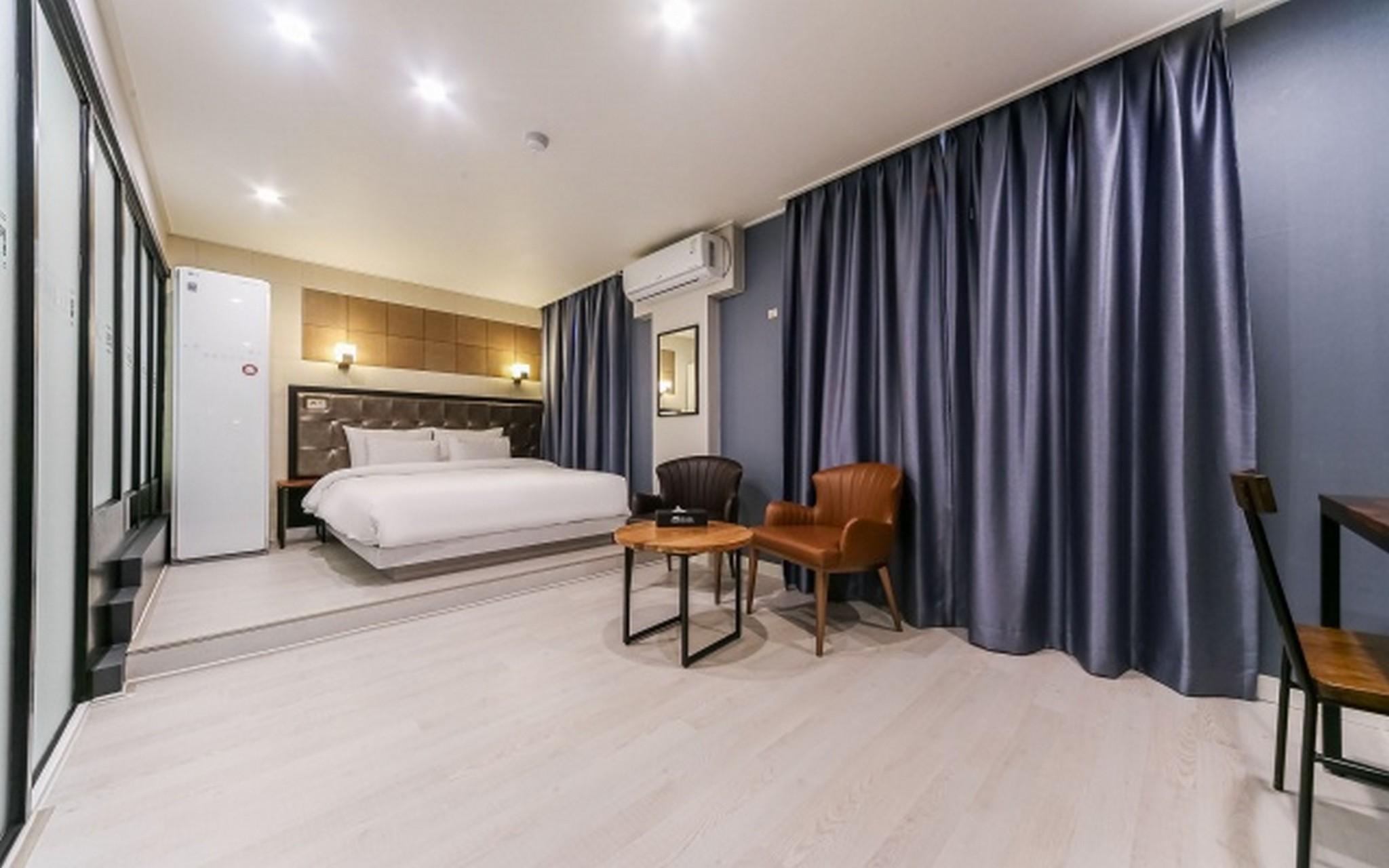 Changwon Myeongseodong Namuneulbo Hotel 写真