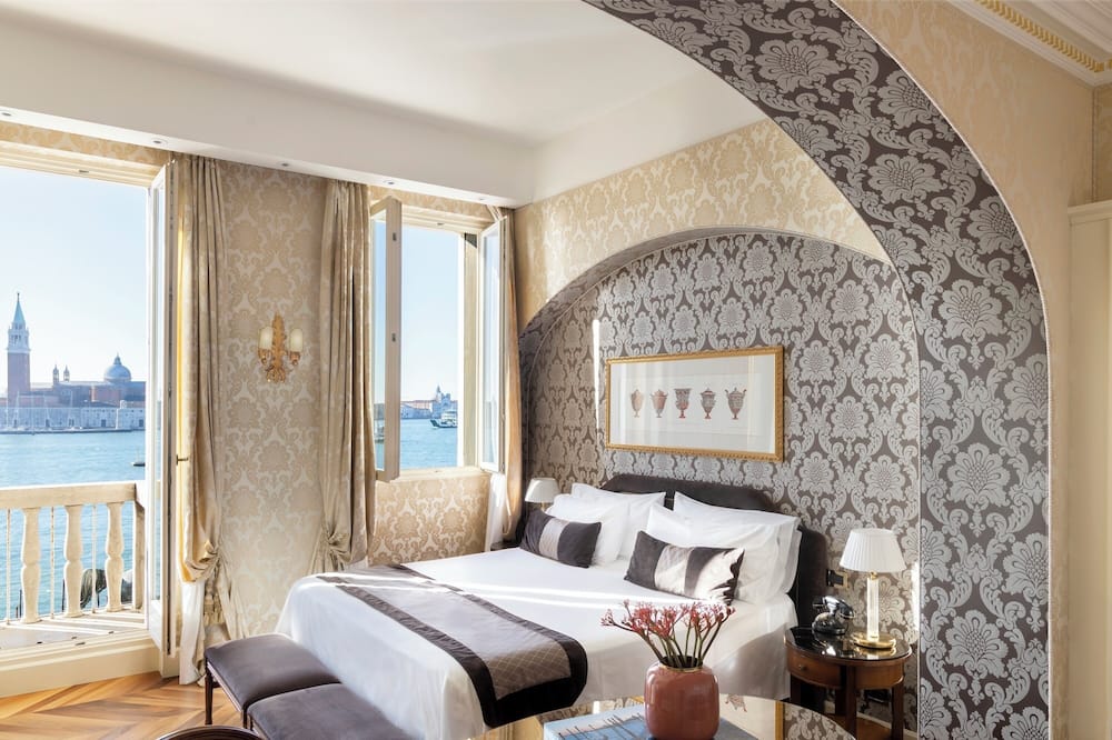 ホテル ロンドラ パレス 写真