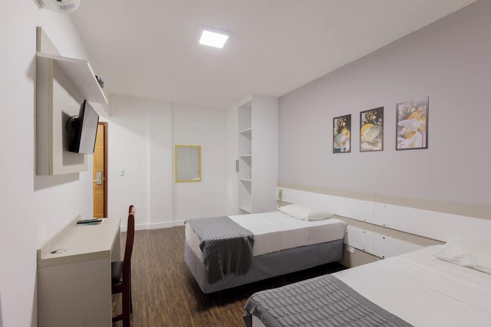 カーディム プラザ ホテル 写真