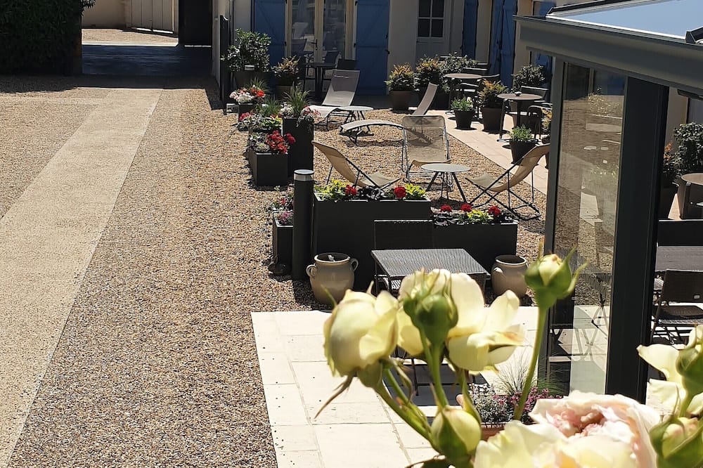 ボーヌ ホテル 写真