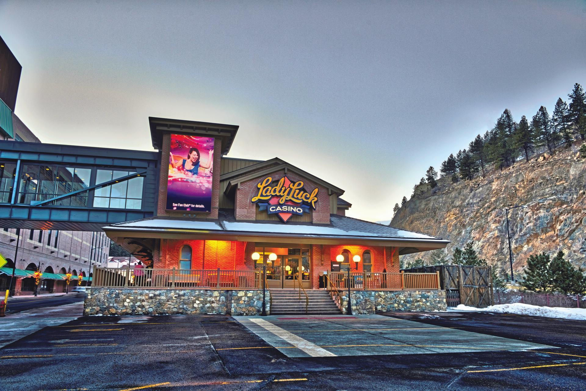 レディ ラック カジノ ブラック ホーク 写真