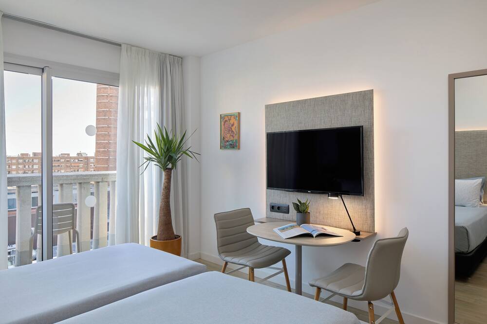 インサイド バルセロナ アポロ 写真