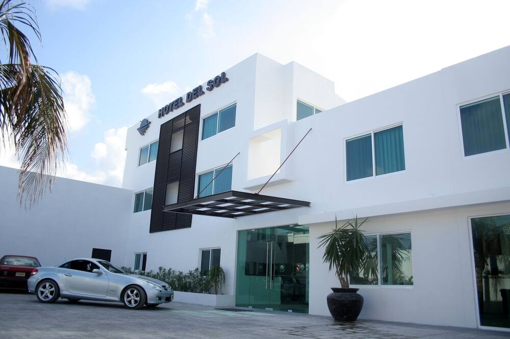 ホテル デル ソル 写真