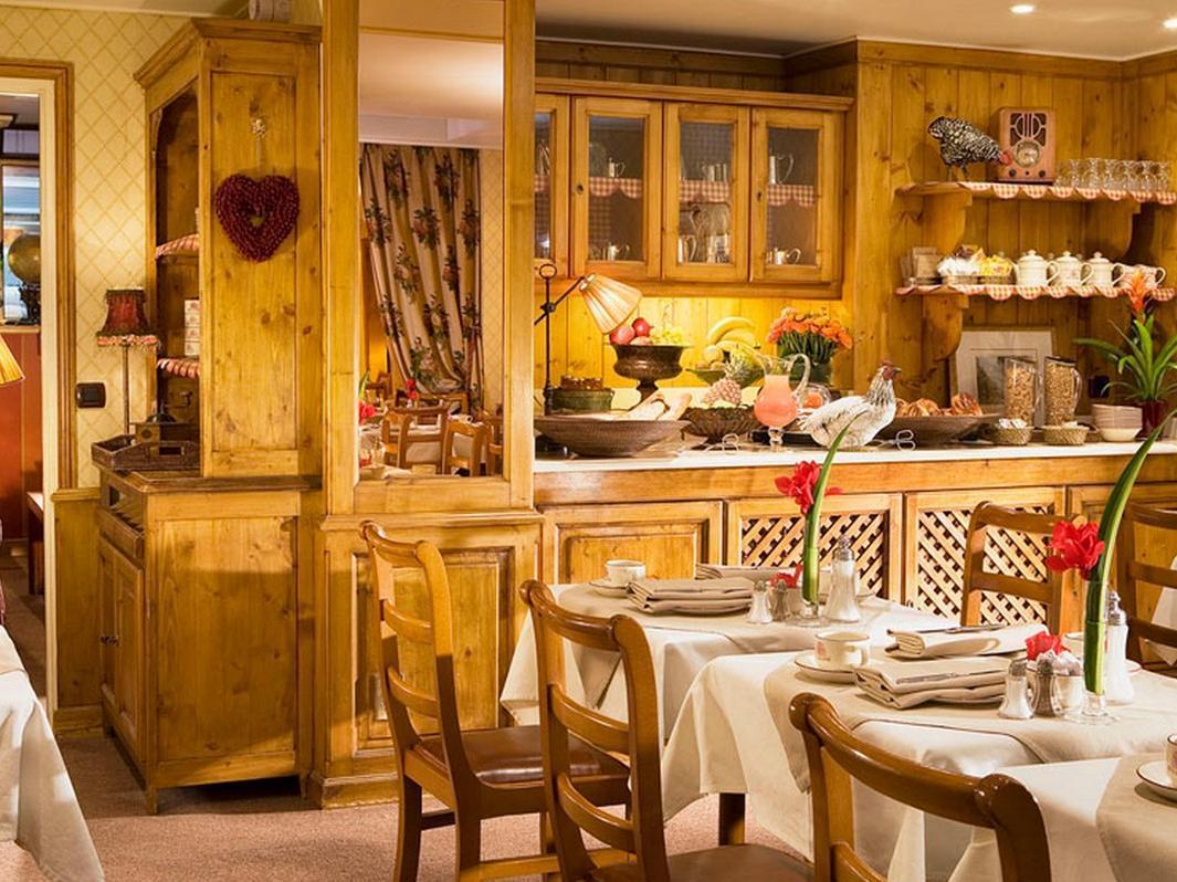 ホテル ブリタニック 写真