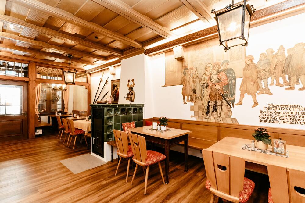 ホテル ガストホフ ゴールデナー グライフェン 写真