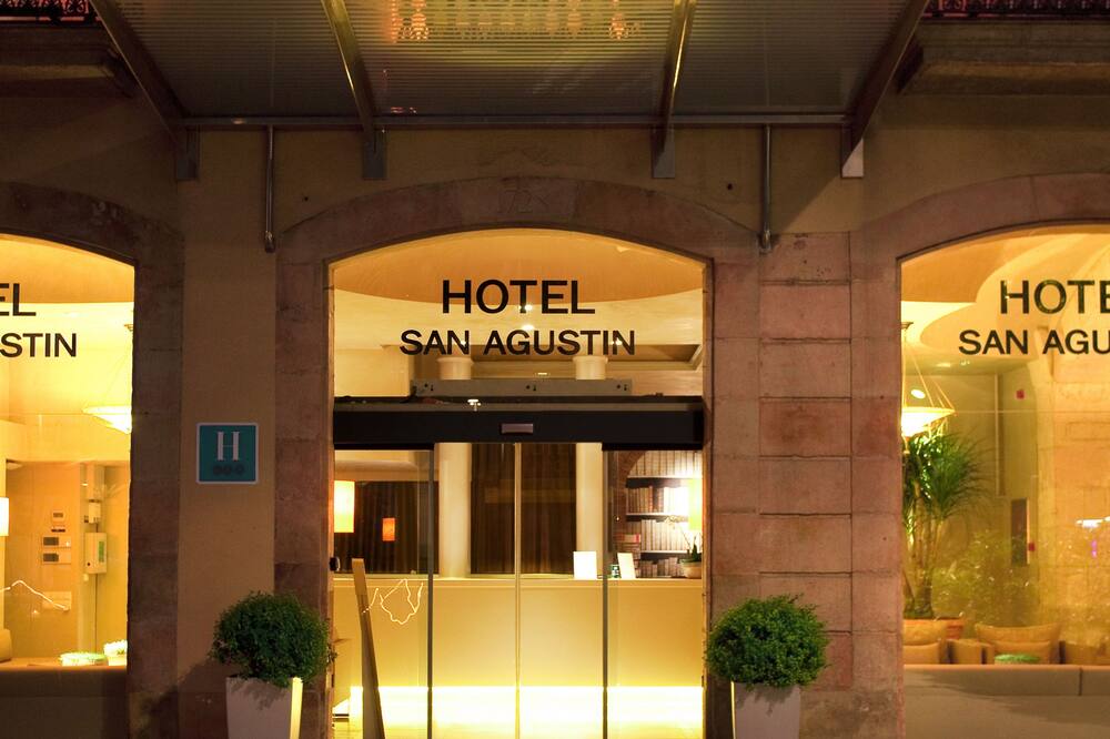 サント アグスティ 写真