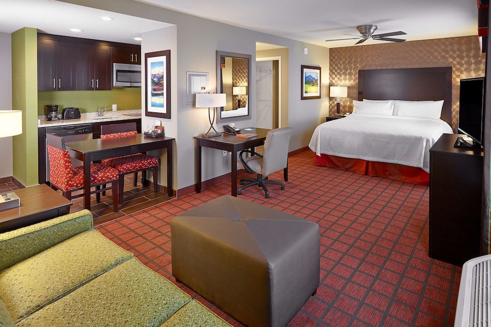 ホームウッド スイーツ バイ ヒルトン カルガリー エアポート 写真