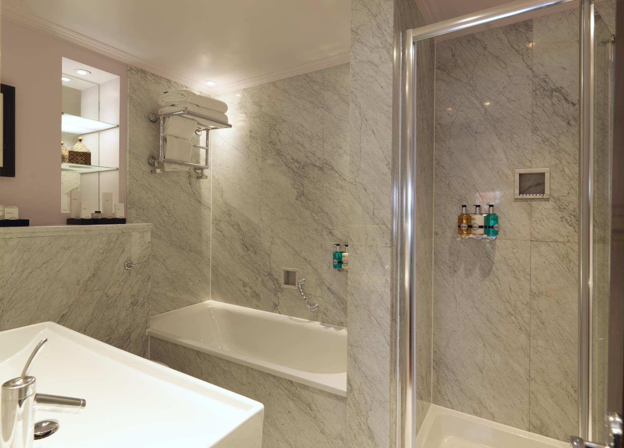 ラディソン ブル ホテル ロンドン トッテナム コート ロード  旧：ケニルワース 写真