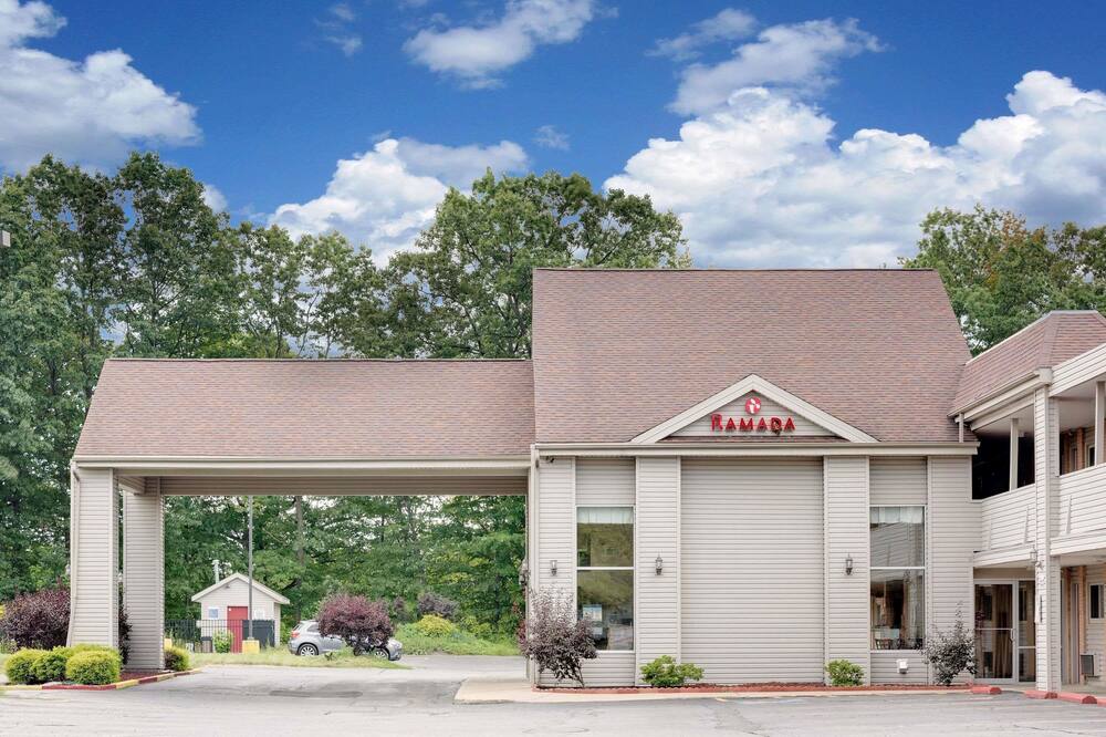 ラマダ バイ ウィンダム クリーブランド エアポート ウエスト 写真