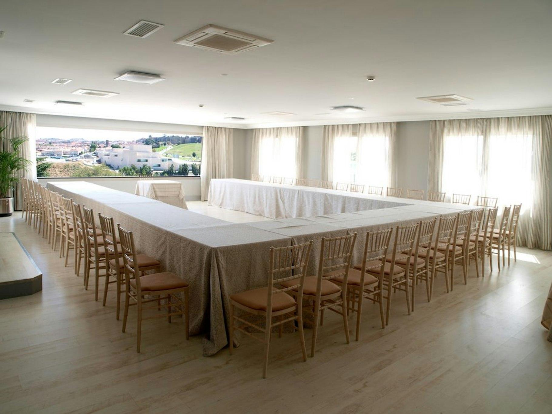 Hotel Sercotel Cuatro Postes 写真