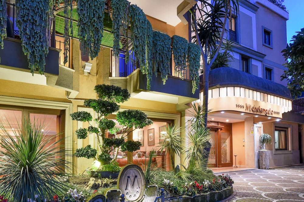 ホテル ミケランジェロ ソレント 写真