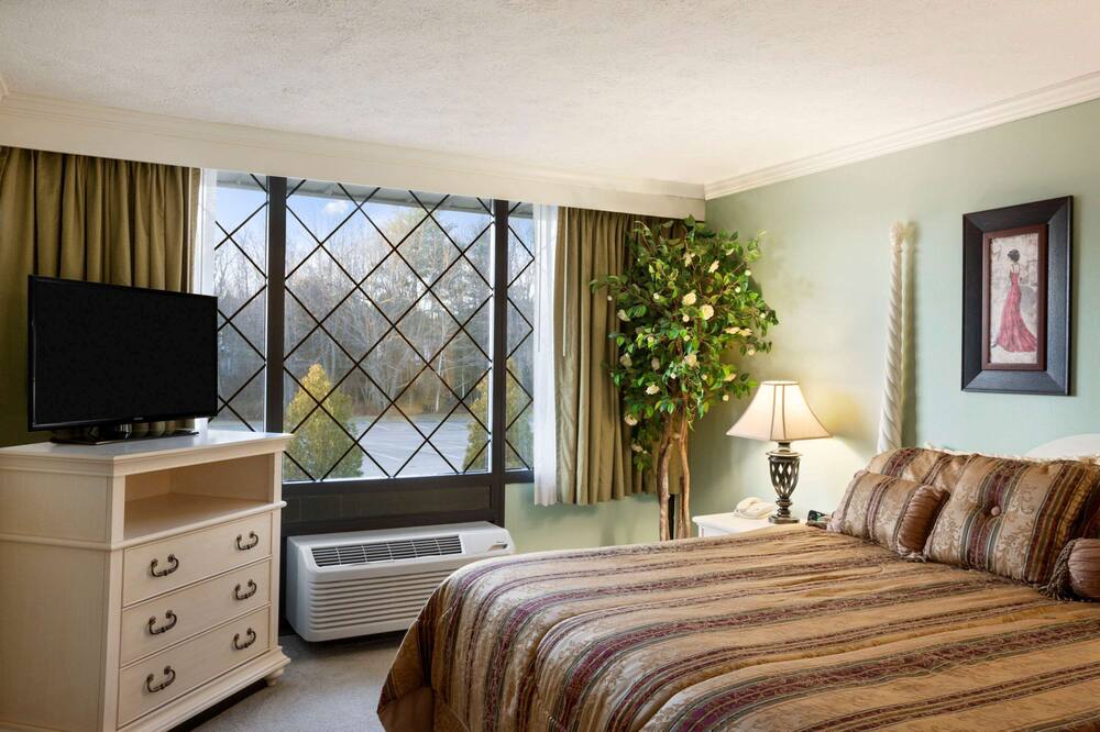 ラマダ ホテル & カンファレンス センター バイ ウィンダム ルイストン 写真