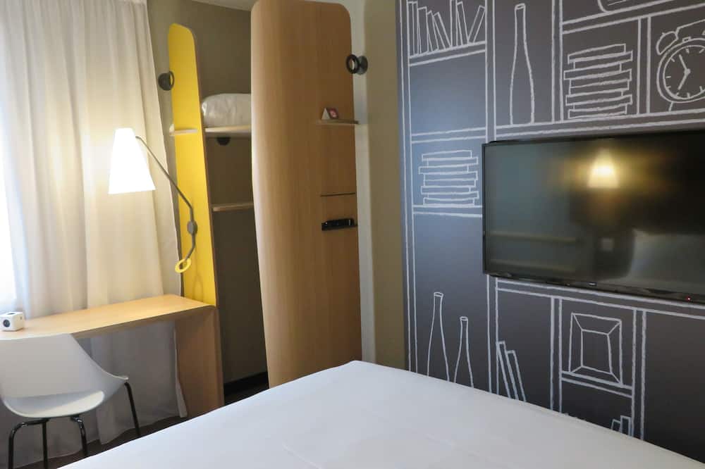 イビス メルン 写真