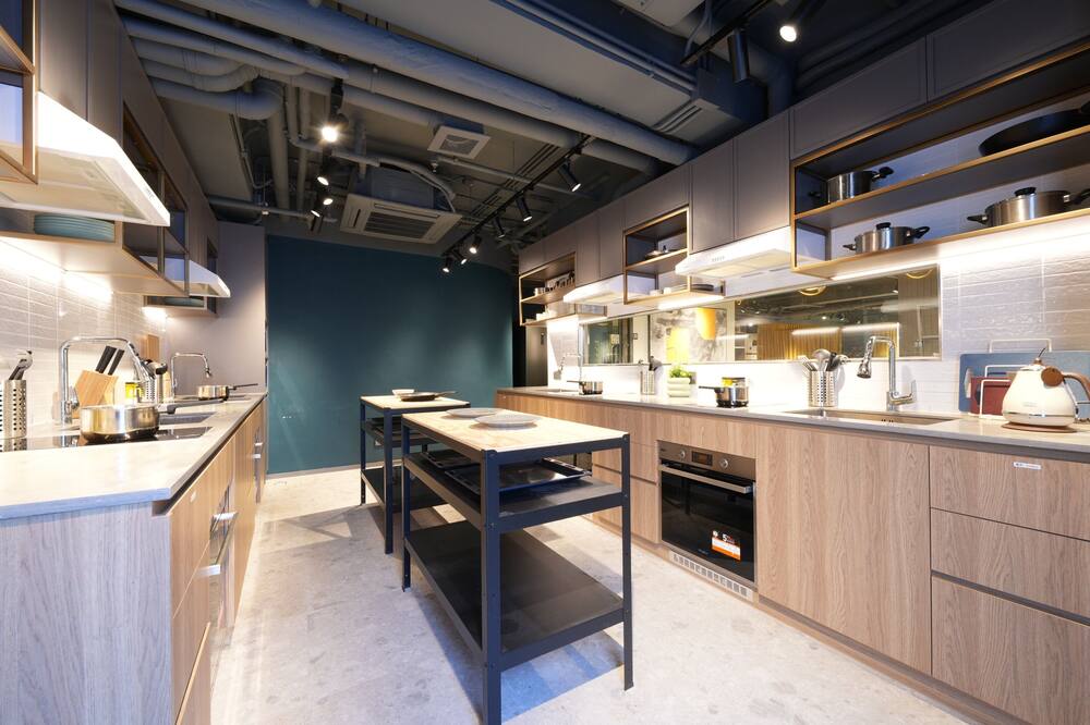 ダッシュ リビング オン ハリウッド 写真