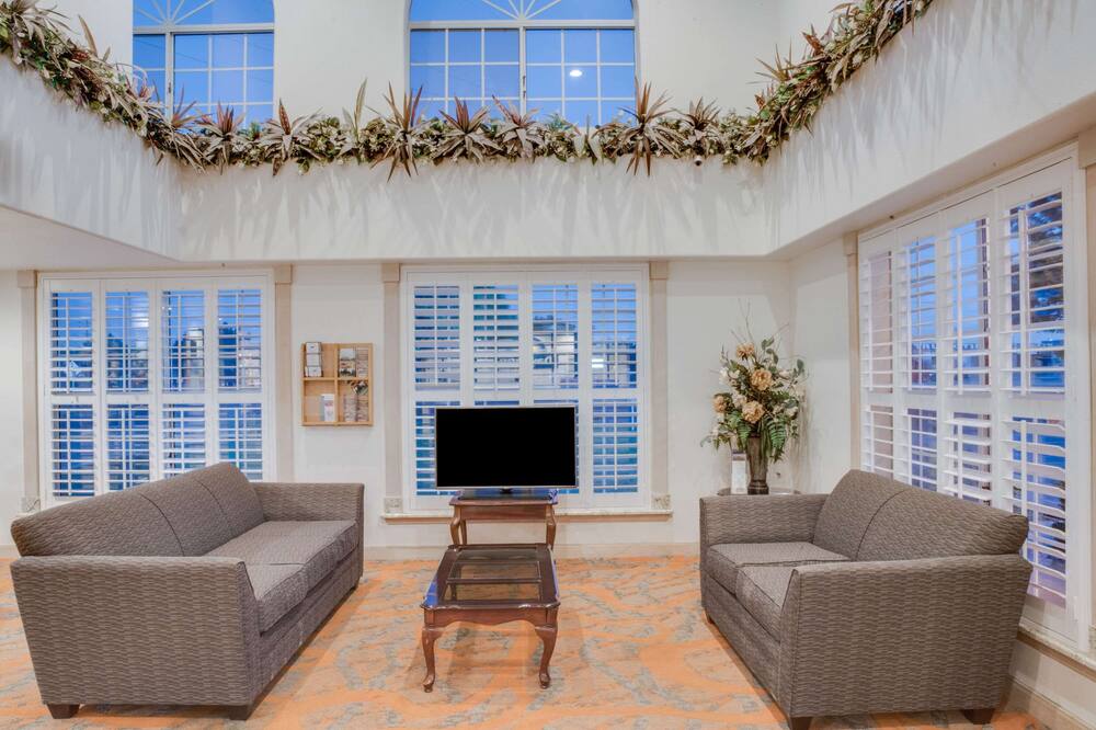 デイズ イン バイ ウィンダム フォート ストックトン 写真