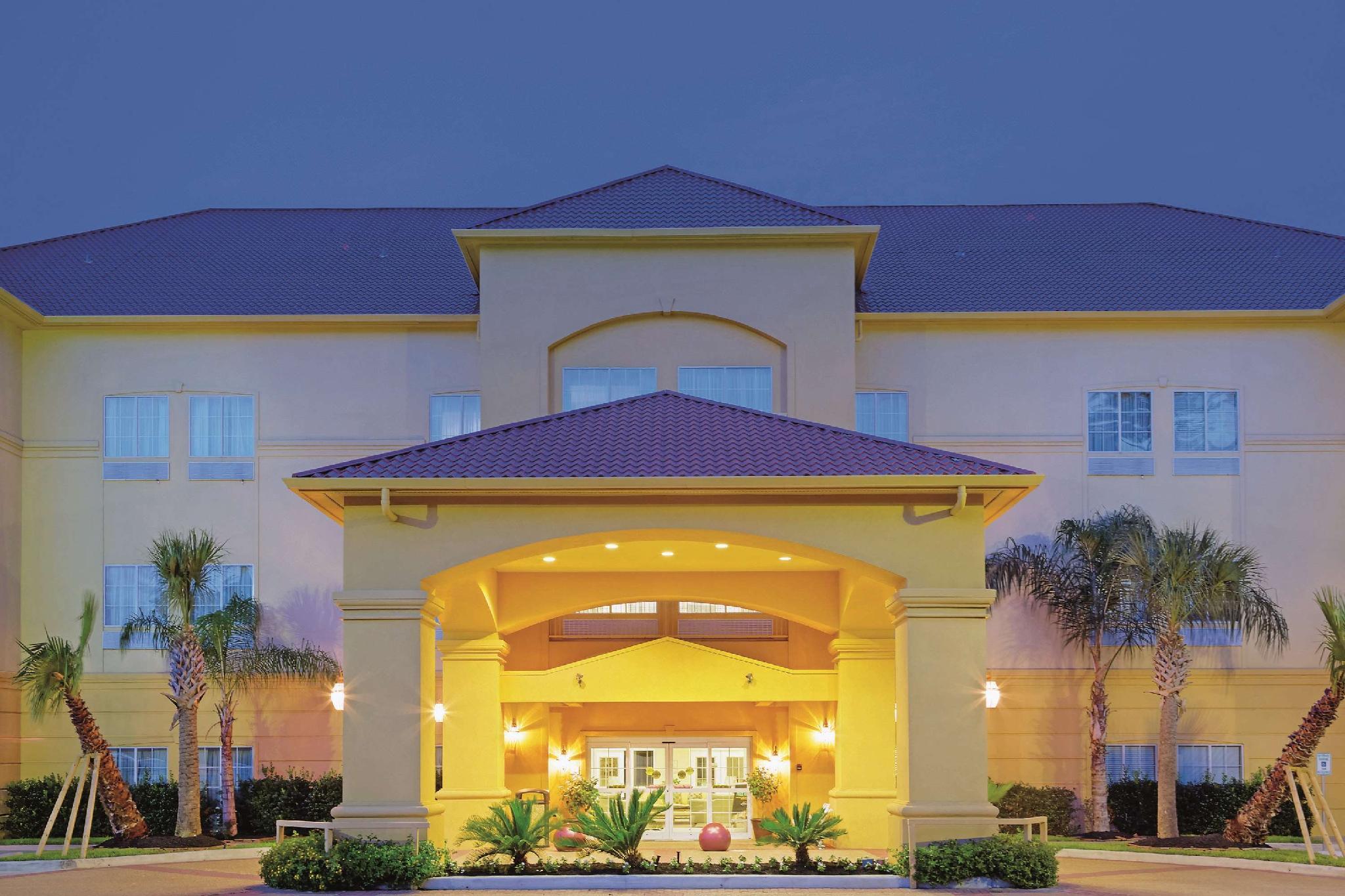 ラ キンタ イン & スイーツ バイ ウィンダム ヒューストン ニュー カネイ 写真