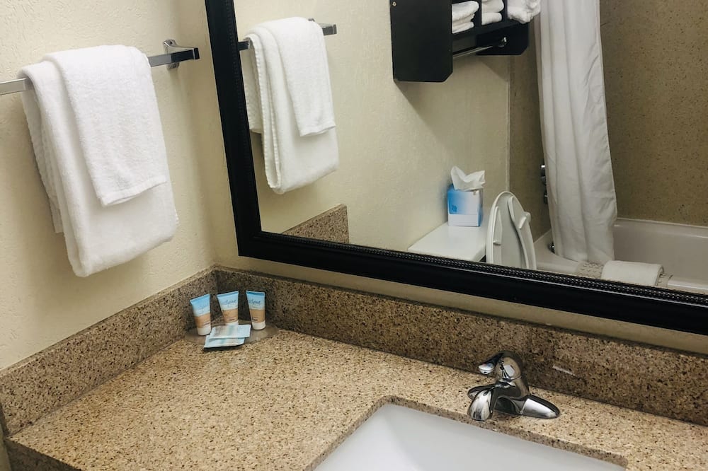 クウェイル イン & スイーツ 写真