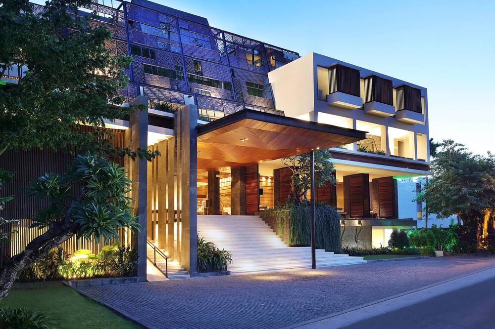 フォー ポインツ バイ シェラトン バリ スミニャック 写真