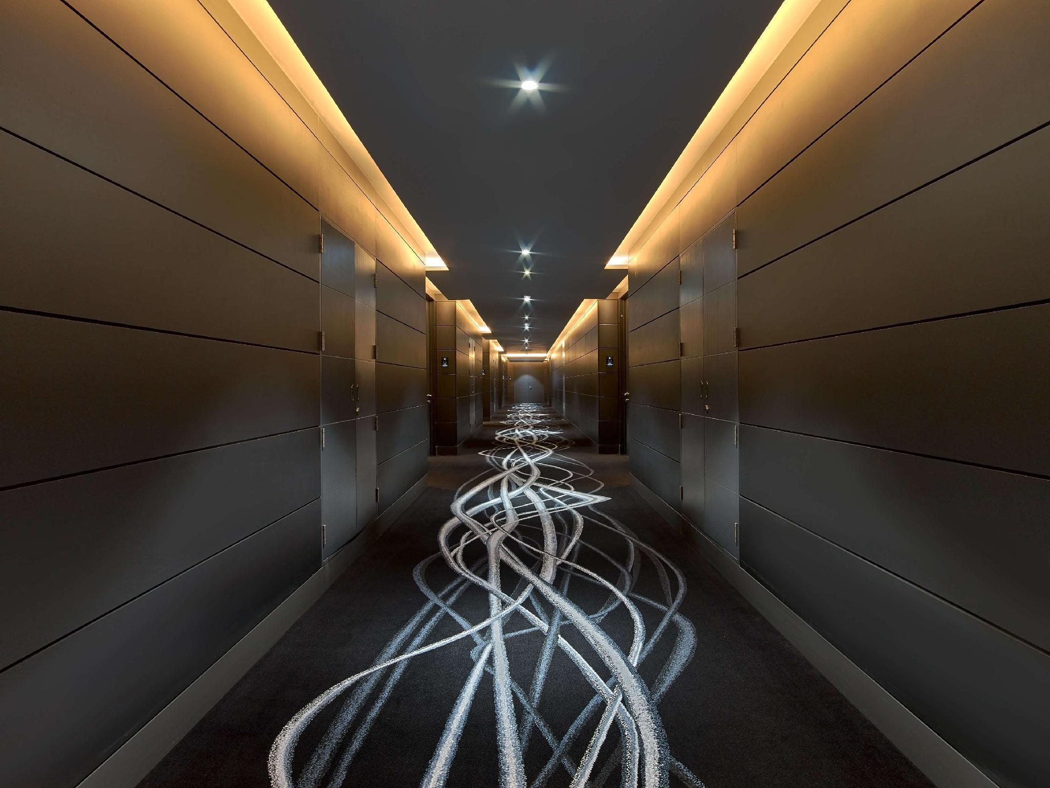 ブイ ホテル ドバイ キュリオ コレクション バイ ヒルトン 写真