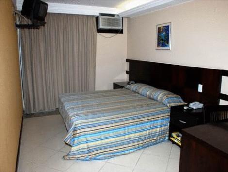 プラザ ビター ホテル 写真