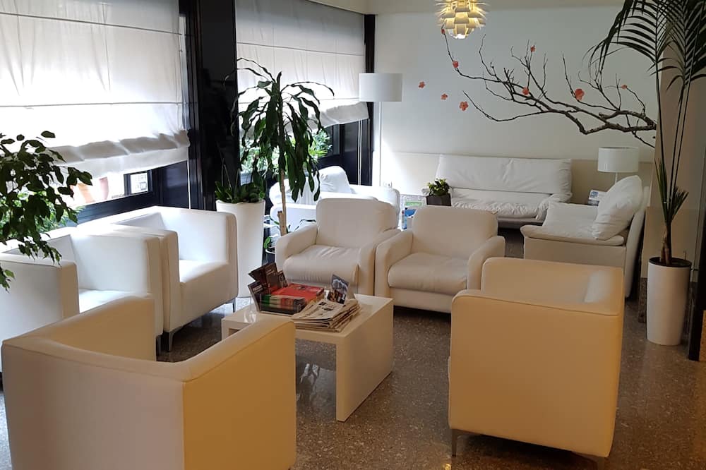 ホテル メンニーニ 写真