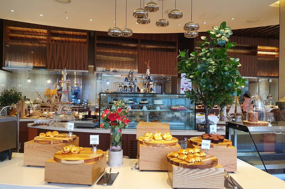 ノボテル アンバサダー スウォン ホテル 写真