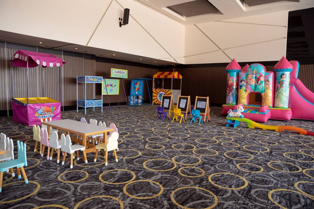 ドムン ホテル 写真