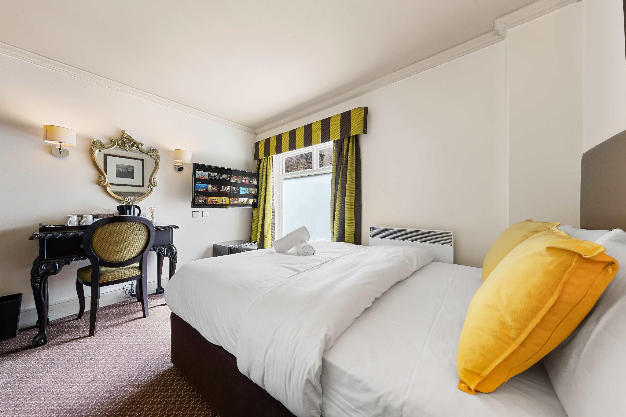 ハート アンド ガーター ホテル 写真