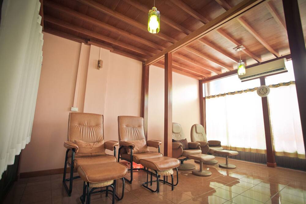 プロイ パレス ホテル 写真