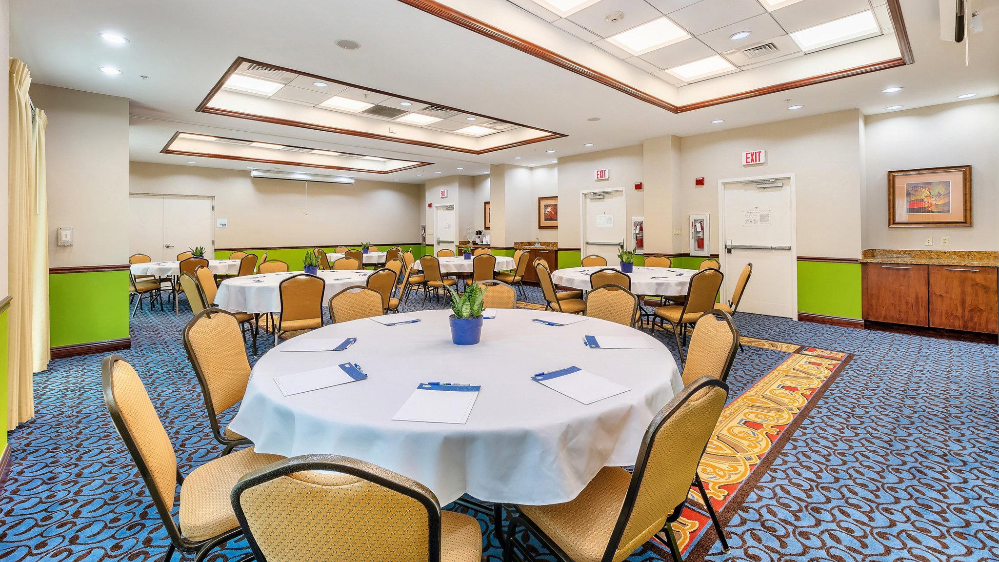 ホリデイ イン エクスプレス & スイーツ ケンダル by IHG 写真