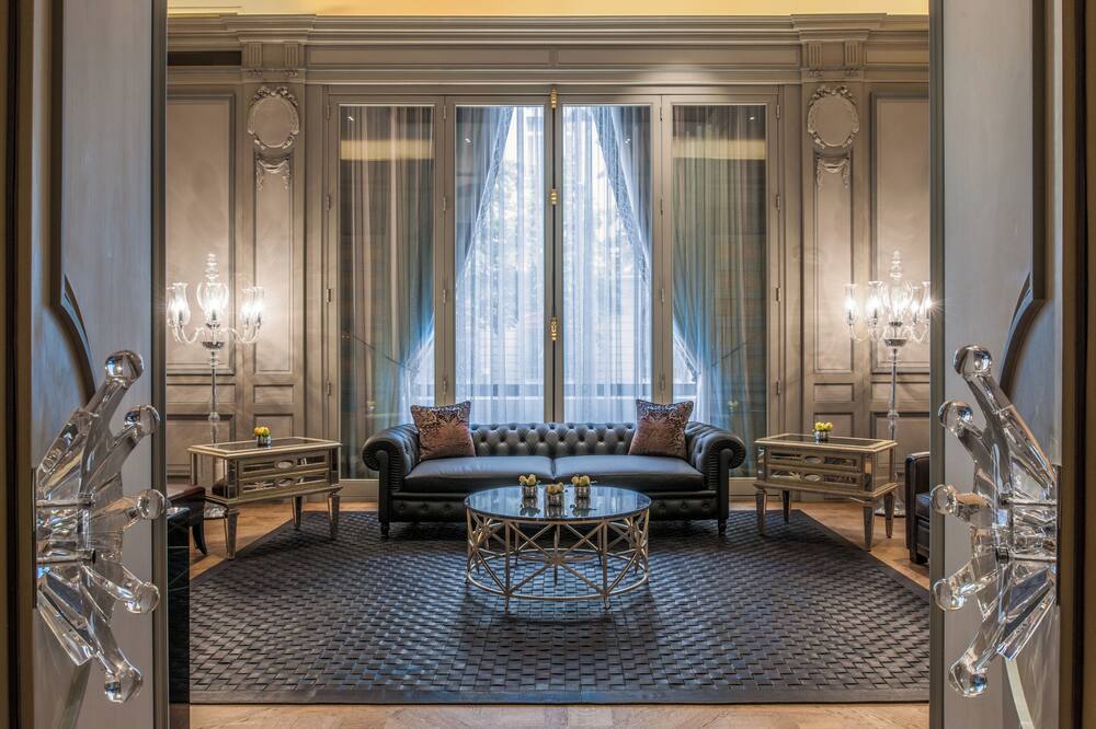 ホテル ザ ペニンシュラ パリ 写真