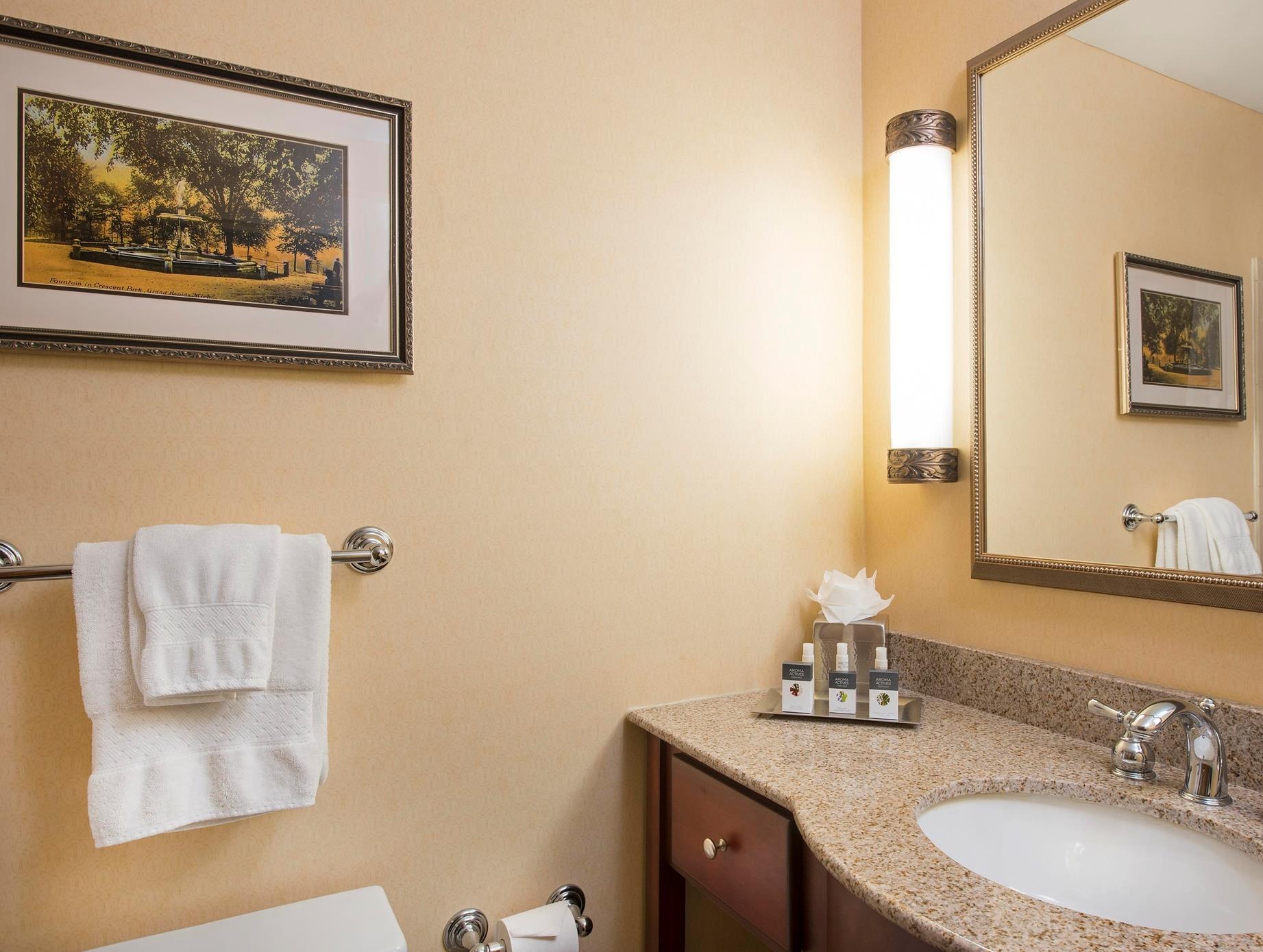 DoubleTree by Hilton Hotel Grand Rapids Airport 写真