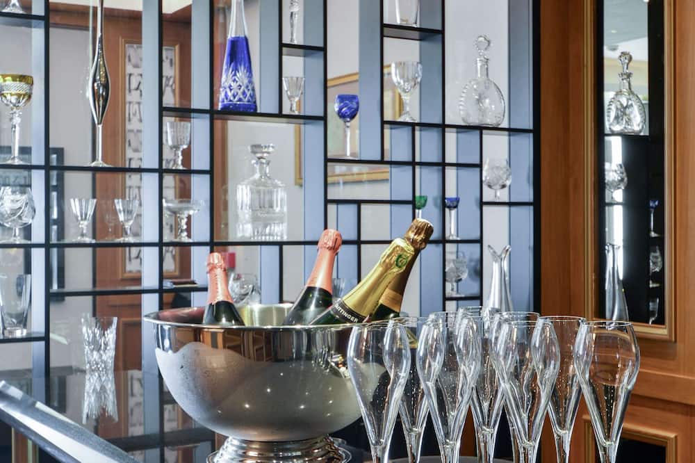 メゾン アストール パリ キュリオ バイ ヒルトン コレクション 写真