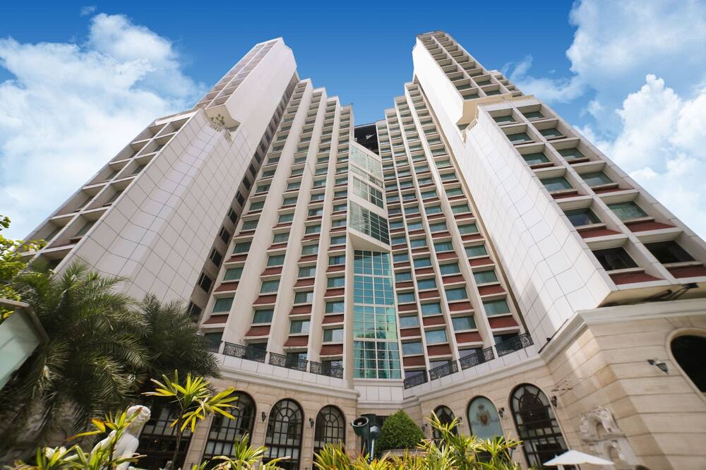 ホテル ザ ロイヤル プラザ 写真