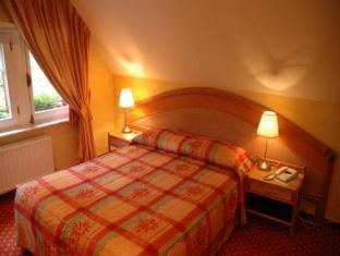 ホテル ラ フェロニエール 写真