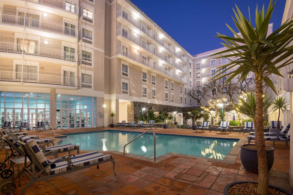 ザ コモドール ホテル 写真