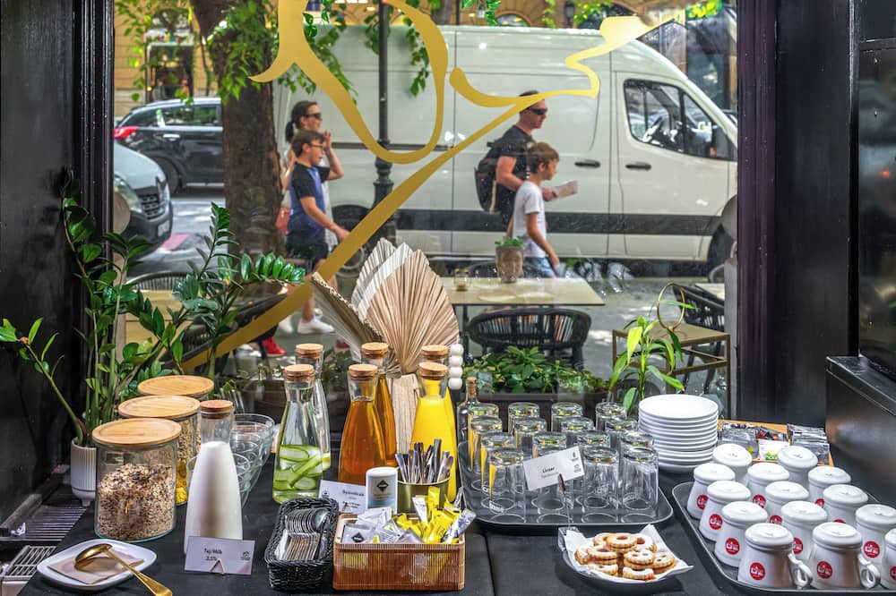 アンドラーシ タイ ホテル 写真