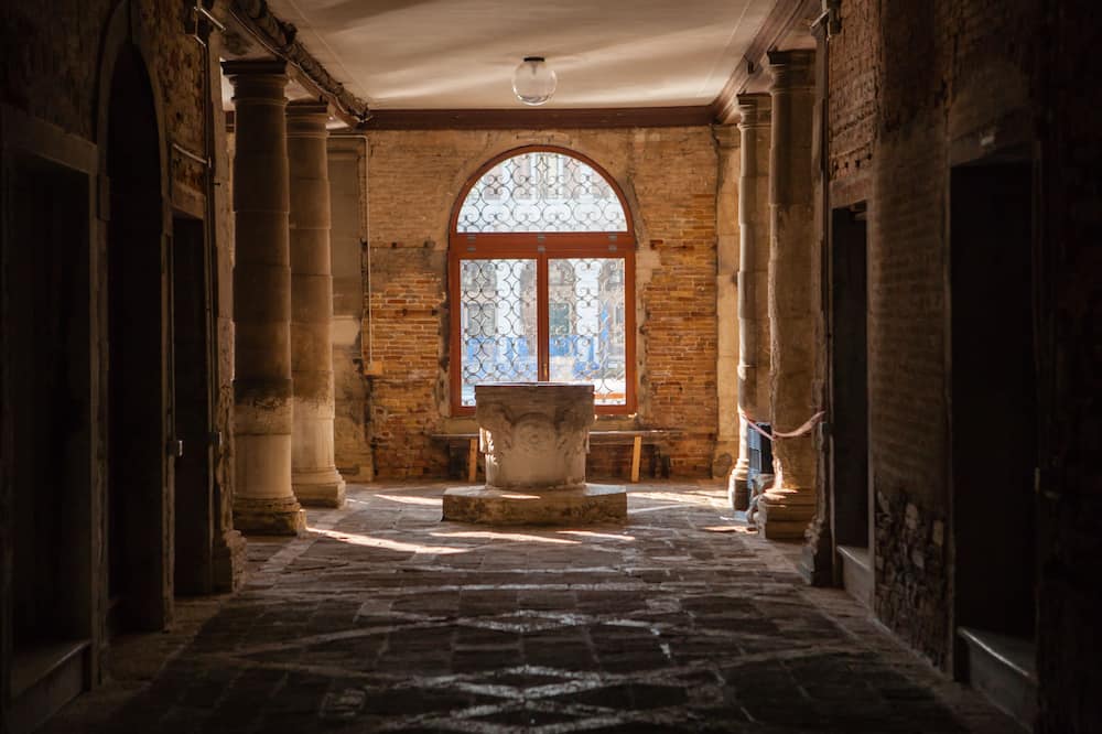 ロカンダ アイ サンティ アポストリ 写真