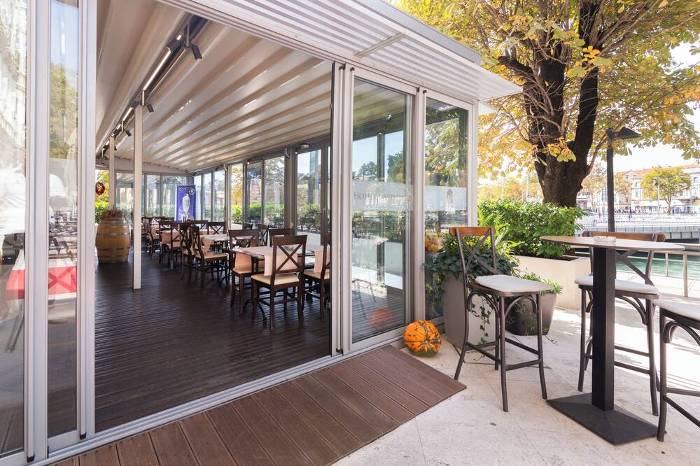 ホテル コンチネンタル 写真