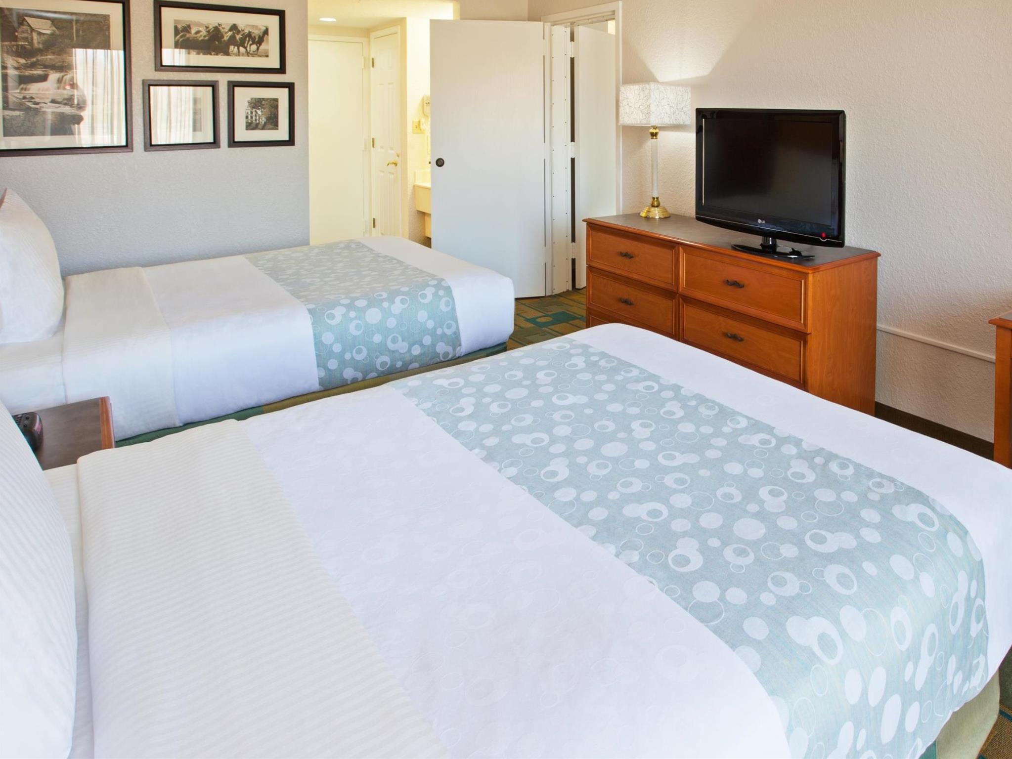 ラ キンタ イン & スイーツ バイ ウィンダム ナッシュビル エアポート / オープリーランド 写真