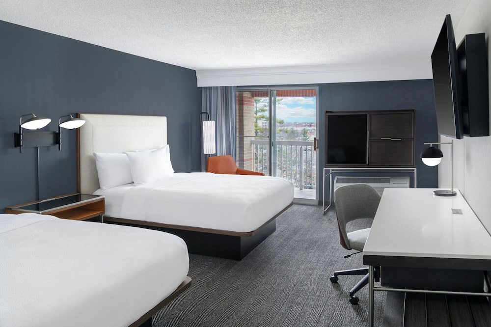 Courtyard by Marriott Cleveland Airport South 写真