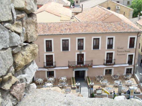 オスタル レスタウランテ プエルタ デル アルカサル 写真