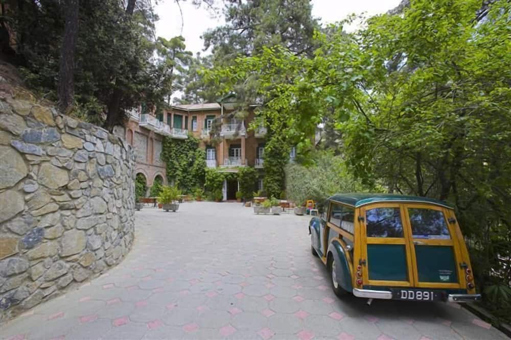 New Helvetia Historic Hotel 写真