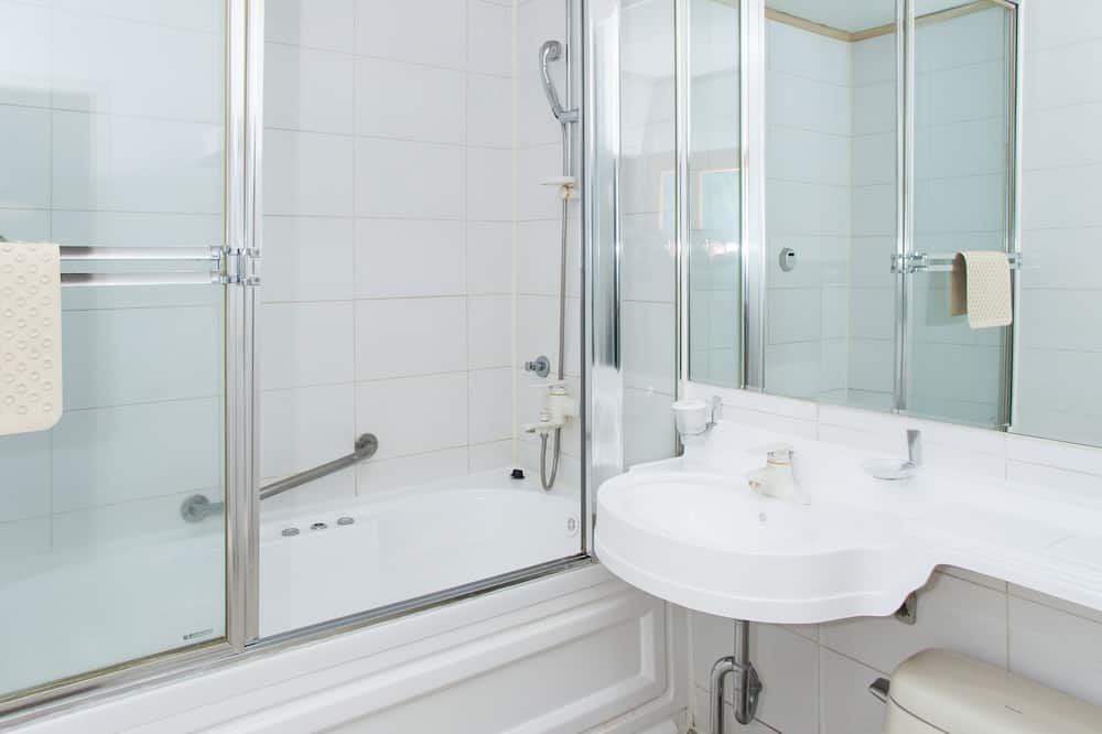 ノブレッセ ツーリスト ホテル 写真